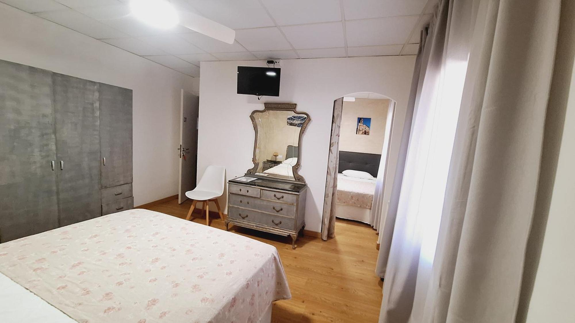 Fonda Toldra Otel Ulldemolins Dış mekan fotoğraf