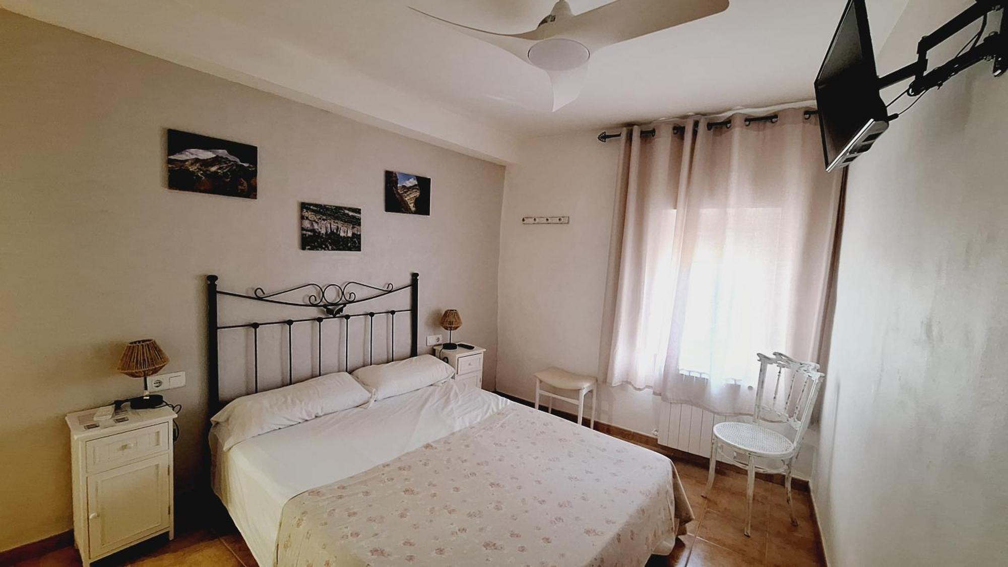 Fonda Toldra Otel Ulldemolins Dış mekan fotoğraf