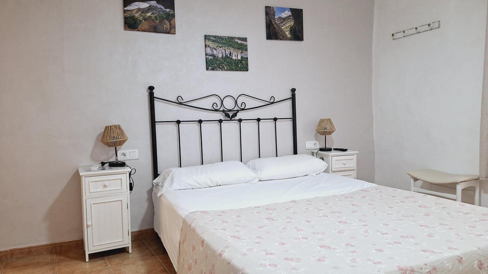 Fonda Toldra Otel Ulldemolins Dış mekan fotoğraf